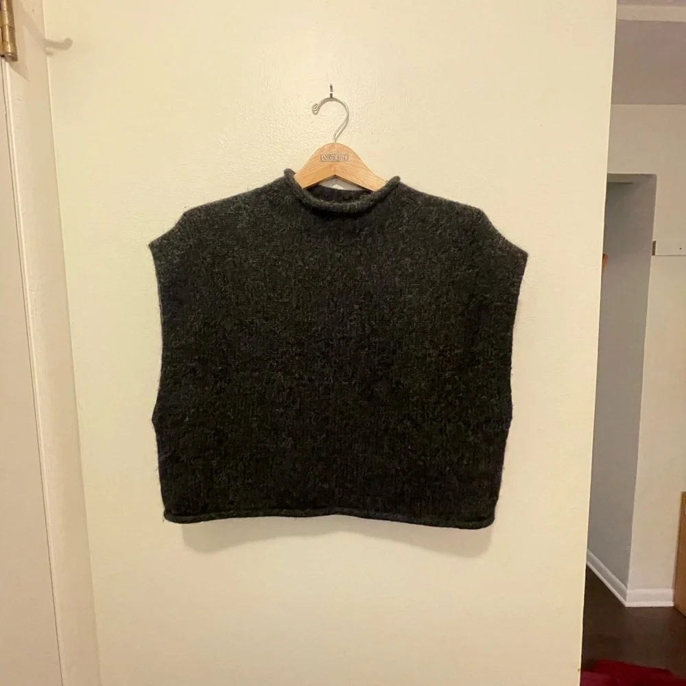 Bare Knitwear Iris Vest Sweater S/M - Picture 2 of 5